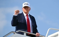 Ông Trump thông báo thuế cho 12 nước bằng thư, cảnh báo áp thuế lên tới 70% từ 1-8