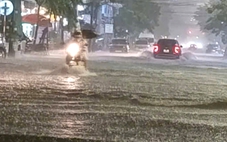 Vì sao đường phố Đà Nẵng ngập chìm trong nước giữa mùa hè?