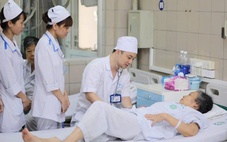 Tranh luận Việt Nam đào tạo y khoa không giống ai: Quan trọng là năng lực hay chuẩn quốc tế?