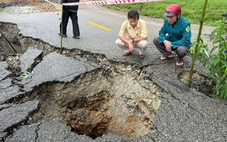 Quốc lộ 40B xuất hiện 'hố sụt" rất nguy hiểm