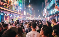 'Phố Tây' Bùi Viện kinh doanh ồn ào, hỗn tạp, đâu là bản sắc riêng?