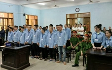 Bắt tạm giam 13 bị cáo trốn tránh phiên tòa xử tội mua bán vũ khí quân dụng