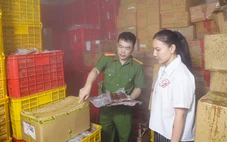 Hình ảnh bên trong xưởng sản xuất thịt trâu gác bếp giả doanh thu hơn 100 tỉ