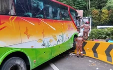 Xe buýt chở 20 du khách Việt gặp tai nạn ở Malaysia