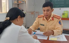 Nữ tài xế lái ô tô quay đầu, đi ngược chiều bị phạt 19 triệu đồng