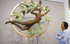 Nhà điêu khắc Nguyễn Hoàng Ánh và triển lãm Lời của gió