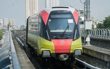 Hà Nội Metro 'chân thành xin lỗi' hành khách vì bị cấm mang xe chứa pin lithium lên tàu metro
