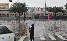 Mưa lớn gây ngập lụt diện rộng tại Incheon