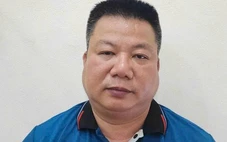 Khởi tố tài xế ô tô xin nhập làn không được, chạy lên xe khách rút chìa khóa bỏ đi