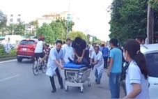 Hai công nhân bị điện giật ngưng tim, bệnh viện kích hoạt báo động đỏ nội viện cứu sống