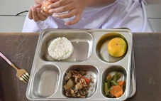 Chương trình bữa ăn miễn phí tại Indonesia: Hơn 360 người ngộ độc sau bữa trưa