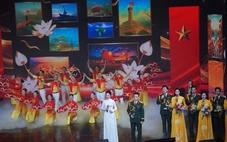 Nghẹn ngào nghe lại ‘những câu thơ viết nên hình đất nước’