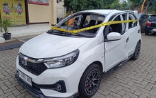 Ô tô cháy thành than, chủ xe bỏng nặng vì hút thuốc sau khi xịt vệ sinh điều hòa