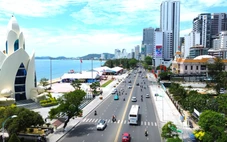 Khánh Hòa đẩy mạnh phát triển kinh tế tư nhân, xử lý nghiêm hành vi tham nhũng của cán bộ, công chức