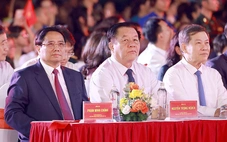 Thủ tướng dự chương trình 'Hà Nội - Từ mùa thu lịch sử năm 1945' tái hiện 80 năm lãng mạn, bi tráng