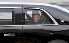 Bí ẩn cuộc trò chuyện của ông Trump và ông Putin trên xe 'Quái thú'