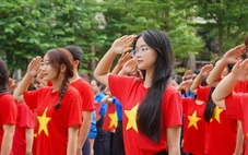 Hàng trăm nghìn thanh niên hát vang Quốc ca dưới cờ Tổ quốc