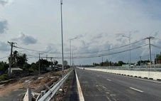 Đề nghị di dời cáp điện thòng xuống đường tại dự án cầu Nhơn Trạch trước 20-8 để kịp thông xe