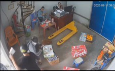 Nam thanh niên cầm dao lao vào trong nhà chém liên tiếp làm 3 người bị thương
