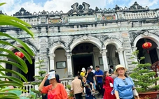 Di sản là của toàn dân, khó gì mà không thể miễn phí, giảm giá cho học sinh, sinh viên?