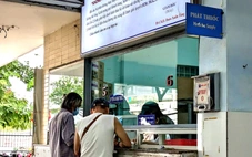 Bệnh nhân bảo hiểm y tế chi tiền túi mua thuốc ngoài, bệnh viện nói gì?