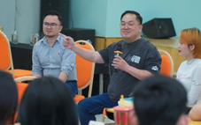 Khi một người nằm xuống là dịp để ta nói nhiều về yêu thương