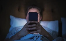 Bốn câu hỏi giúp nhận diện tin giả trên mạng