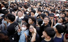 Hàng ngàn người chờ nhận vé 'Việt Nam trong tôi concert'