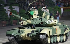 Hàng chục ngàn người tổng hợp luyện diễu binh, diễu hành tại quảng trường Ba Đình