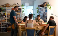 Xu hướng 'ở ghép' cho nhẹ tiền nhà lan rộng ở châu Âu