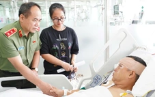 Tặng bằng khen cho đại úy cảnh sát bị tông chấn thương khi đang bảo vệ buổi tổng hợp luyện A80
