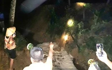 Người dân bắt quả tang trang trại heo lén xả thải nửa đêm
