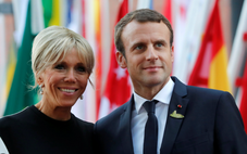 Tổng thống Pháp Macron lên tiếng bảo vệ phu nhân trước bão tin giả