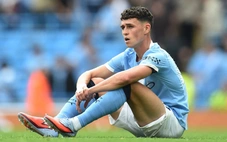 Phil Foden cười khó hiểu trong trận thua của Man City trước Tottenham