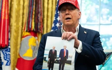 Ông Trump khoe quà tặng của ông Putin