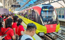 Tăng tần suất, tàu điện Hà Nội chạy tới nửa đêm trong ngày tổng hợp luyện diễu binh 24-8