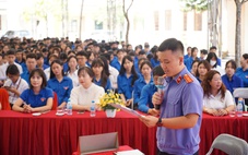 Công chức, viên chức trẻ làm tình nguyện ở biên giới