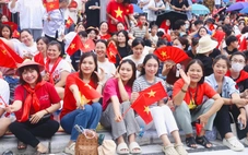 Từ A50 đến A80: Bí kíp xem diễu binh 'yêu lá cờ, hát quốc ca, đừng xả rác, tránh cãi nhau'