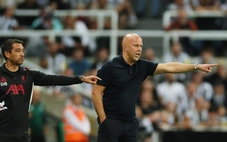 HLV Arne Slot chỉ trích lối chơi phản bóng đá của Newcastle