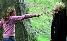 Tiểu thuyết lãng mạn giả tưởng lấy cảm hứng từ Harry Potter phát hành 750.000 bản