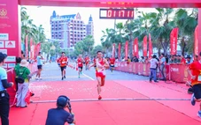 Hàng ngàn người chạy giải ‘Hành trình 80 năm - Vì an ninh Tổ quốc’