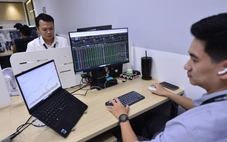 Chứng khoán bất ngờ đảo chiều, tăng vọt gần 54 điểm