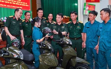 Bàn giao mô tô cho 95 ban chỉ huy quân sự cấp xã ở Đồng Nai