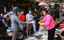 "Đại dương xanh" của chợ truyền thông