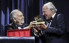 Liên hoan phim Venice khai mạc: Francis Ford Coppola trao giải Thành tựu trọn đời cho Werner Herzog