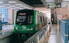 Tàu metro tại Hà Nội chạy tới hơn 3h sáng để chở người dân đi xem diễu binh