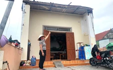 Xã ven biển có gần 5.000 nhà bị tốc mái vì bão Kajiki