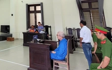 Dùng tên của anh ruột 'nổ' quen với lãnh đạo, làm giả quyết định của tỉnh Long An để lừa nhà đầu tư