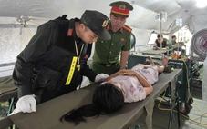 Từ chuyện bé gái ngất xỉu, những ai không nên ‘dầm mưa, dãi nắng’ chờ xem diễu binh, diễu hành A80?