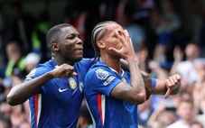 Chelsea đánh bại Fulham trong trận cầu nhiều tranh cãi